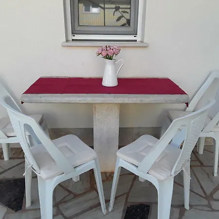 Mirta Apartment Pula